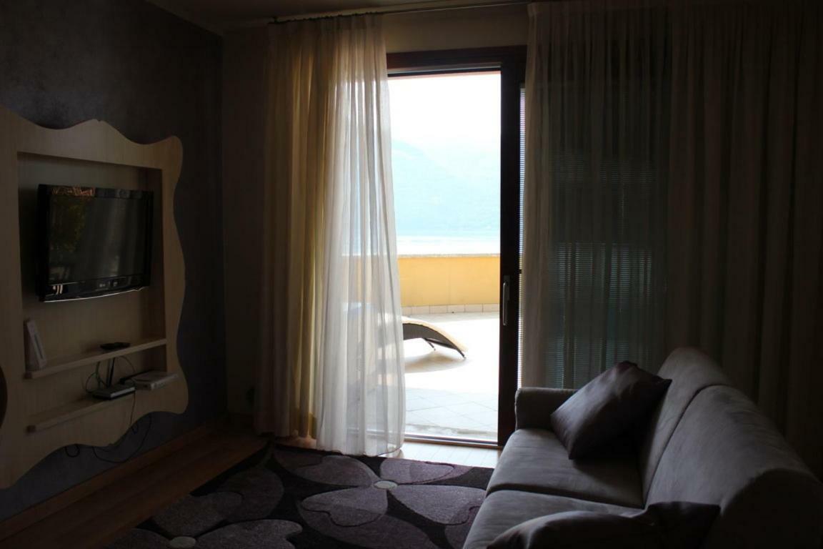 Il Castello Di Lovere Hotel Bagian luar foto