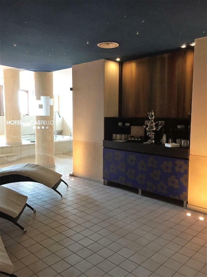 Il Castello Di Lovere Hotel Bagian luar foto