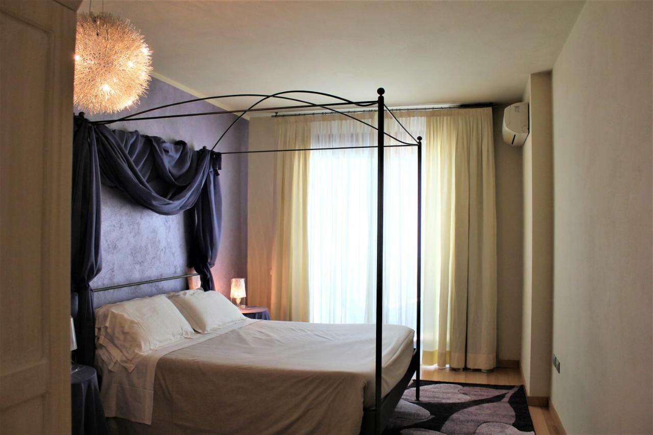 Il Castello Di Lovere Hotel Bagian luar foto